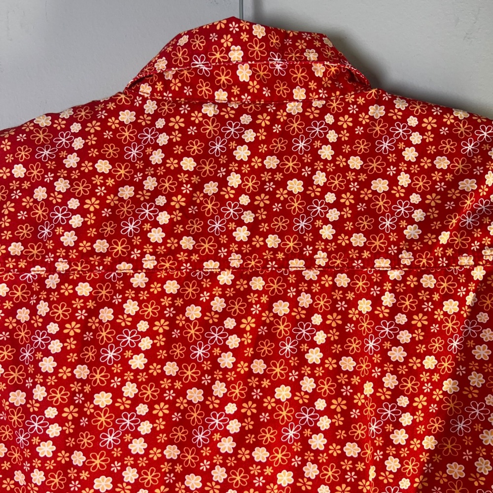 Looney Tunes Womens Sz XL Tweety Bird Sleeveless Button Up Blouse Red Floral Y2K - Picture 6 of 11